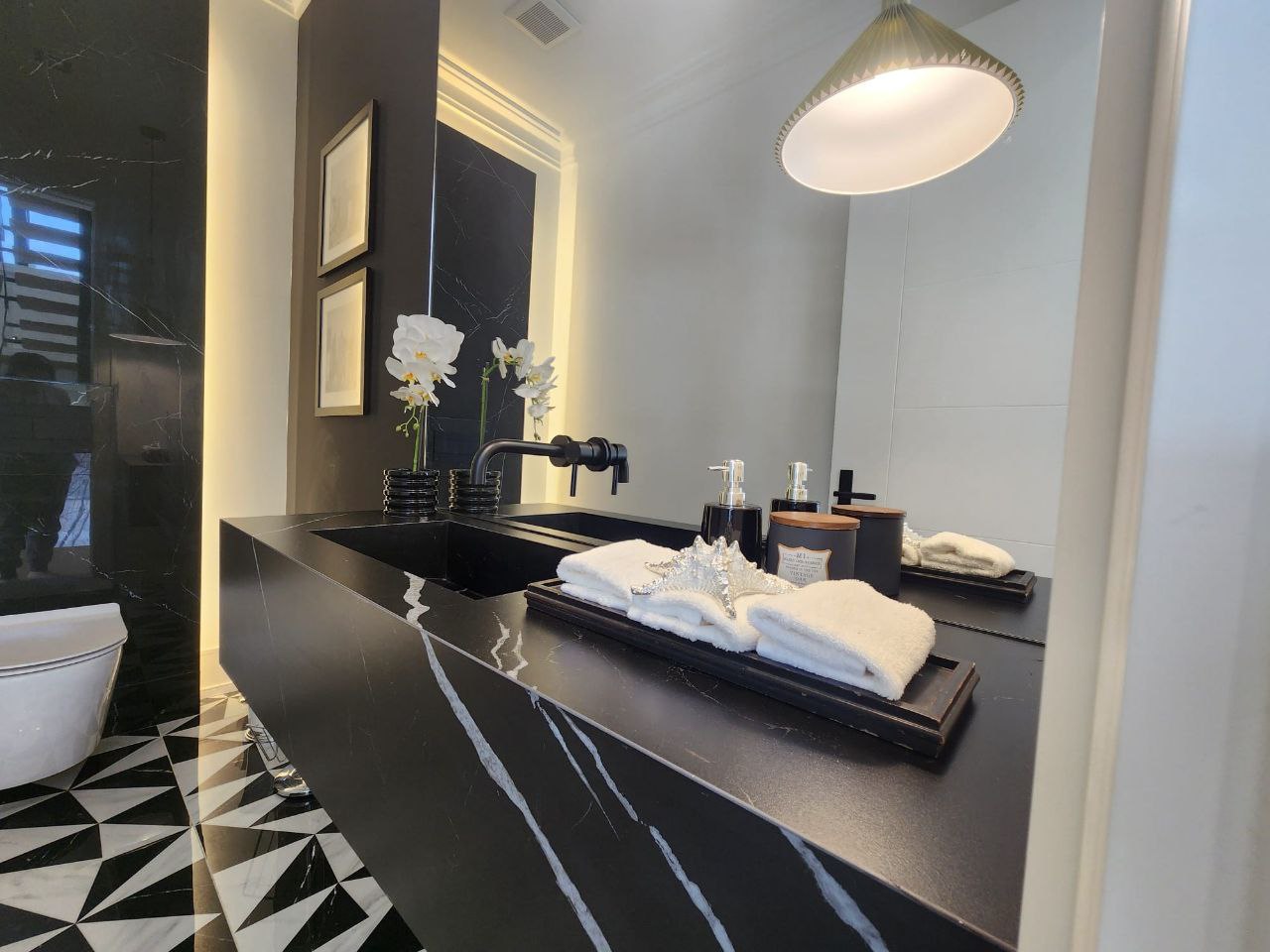 Minimalist bathroom vanity design